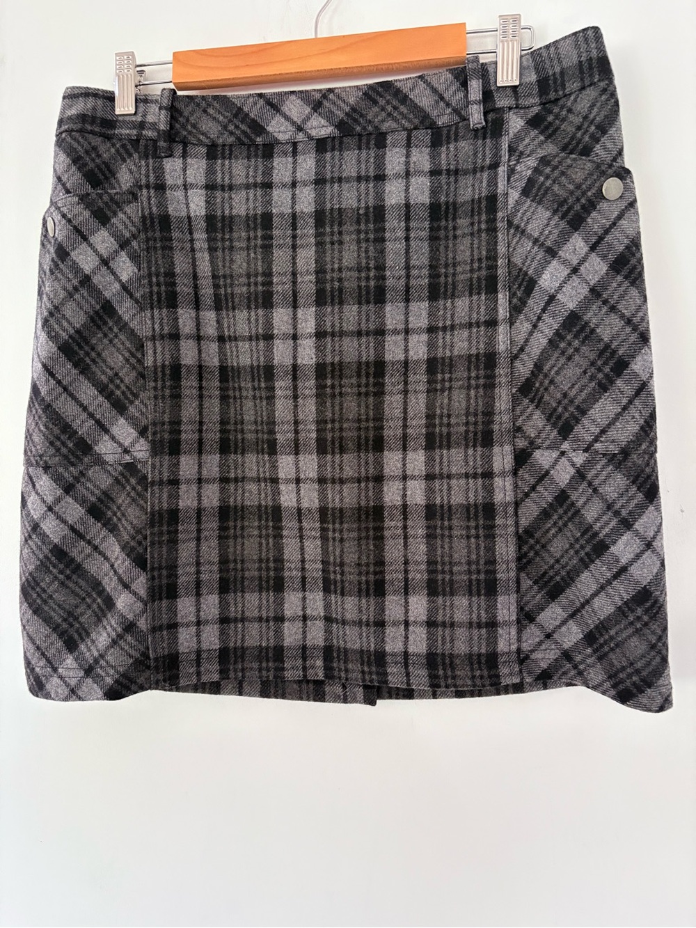EDDIE BAUER 12 Wool Blend Gray Black Short Skirt Plaid Academia Preppy NWOT - Picture 10 of 12